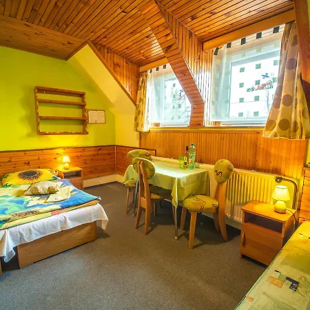 Alojamento de Acomodação e Pequeno-almoço Skitour 2*